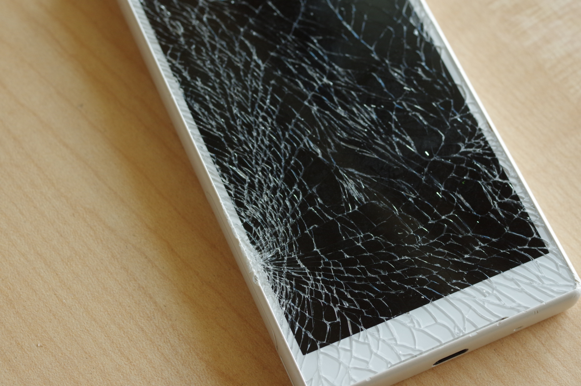Simフリースマホやキャリア変更した後のスマホに使える保険 補償サービス 保証を延長して使うには モバイル保険ブログ